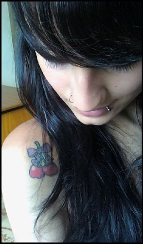 Kaa_Bouvier's profile picture. Lá pode ter um novo amor pra eu viver
Quem sabe uma nova dor pra eu sentir

Tudo pode estar lá
E eu aqui