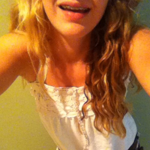 hormal_teenager's profile picture. Just here write the stories of how all hormal tenagers feel if you hany stories or ideas for tweet feel free to email me hormalteenager@gmail.com