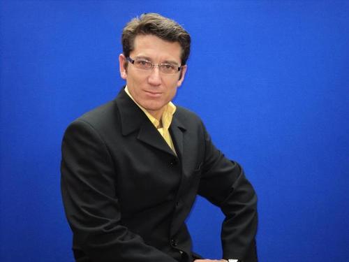 Admistrador Guía Comercial Iquique, Locutor Radial
