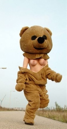 Carlofficiel's profile picture. Mesdames et messieurs attention (ASS)ENTION! La Mascotte Sexy débarque et ca va être le bordel dans votre TL !! #FOLLOWBACK- Partenaire de vos fantasmes ♥