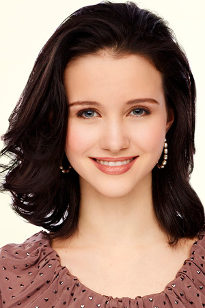 JuliaGTnet's profile picture. The twitter account of the fansite dedicated to the Bunheads actress, Julia Goldani Telles.