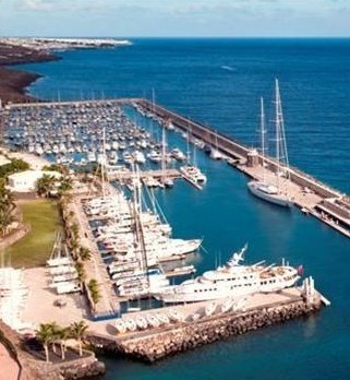 Mucho más que una marina 
Much more than just a marina    
+34928510850 -info@puertocalero.com
