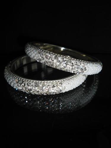 New Accessories Boutique .... For the Chic and the Beautiful!