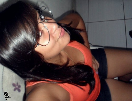 -Taurina,Flamenguista e ABCdista,ritmo pessoal,amiga, e Sem copias'