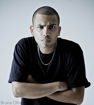 ~ rap nacional é foda, vai dominar de uma vez, só não tomamos o mundo ainda por que não falamos inglês ♪
since: 31/7/12