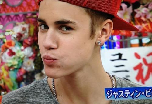 Belieber ♥ and Directioner ♥ I love @justinbieber and @onedirection ♥..... #neversaynever  #believe  #upallnight :D I follow back if you follow me :)