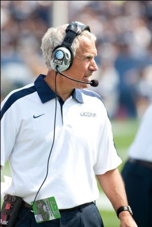 The Official Twitter account @UConnHuskies @UConnFootball Head Coach Paul Pasqualoni. #RingTheBell #BleedBlue #uconn