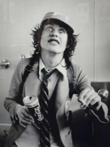 YonguOsbourne_'s profile picture. 