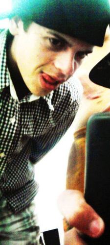 Sou oque sou não oque dizem!!!!!! msn: fe95zevedo@hotmail.com se eles tiram onda nois tira tisunami ^^ .