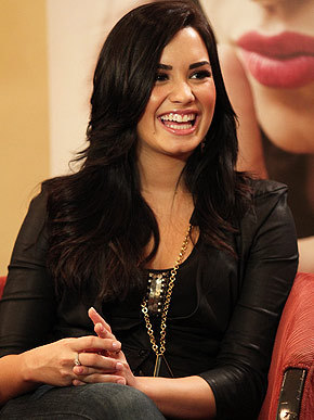 Wanna take you home,And get you all alone,And everybody here is thinkin'  Who's that girl?