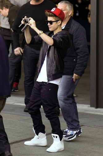 Twiiteer Official De La Pagina: LAS MEJORES BELIEBERS PERVERS/ U.N.E.T.E C: 
-Búúhh-♥'