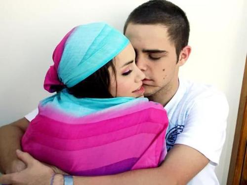Apoyando eternamente a Laliter////
No soy muy expresiva, pero si muy pensativa y reflexiva....