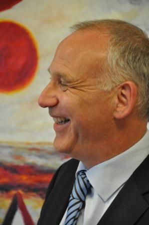 Manager Bedrijfsvoering QuaWonen Bergambacht; woont in Numansdorp, vader van 2 zoons,
houdt van hardlopen