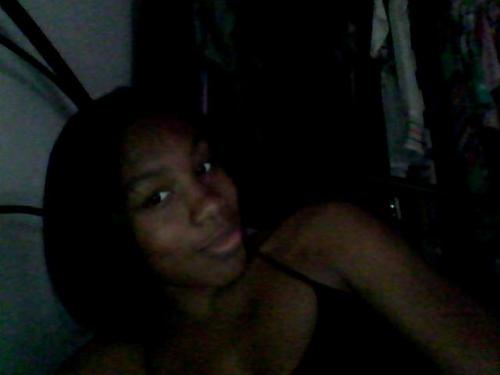 cute crazy and loving but  if yu cross me ima complete bitch i keep it 100 and if yu cant handle it den dnt fuck wit me/