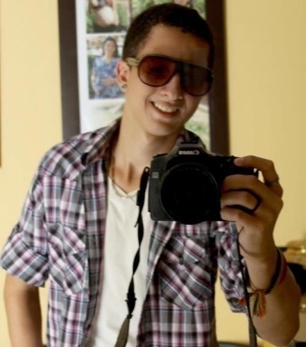Menino de Grandes conquistas Menino de Grandes soluções Menino que um dia pode fazer de sua Vida um livro de grandes emoções.