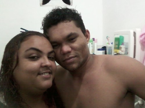 SOU ALEGRE,GOSTO DE PESSOAS ALEGRES E EXTROVERTIDA E Q AME VIVER,PQ DEUS É A RAZAO DE TUDO.