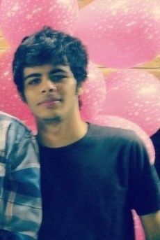 palmeirense, viciado em café ,estudante de adm, alienigena, marrom bombom