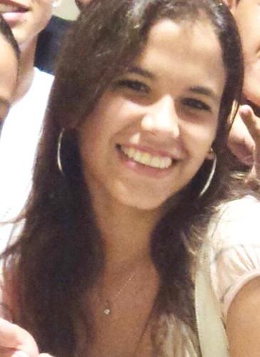 Gosto de gente que se importa, gente que sorrir... Sou feliz e sei ser também ;)