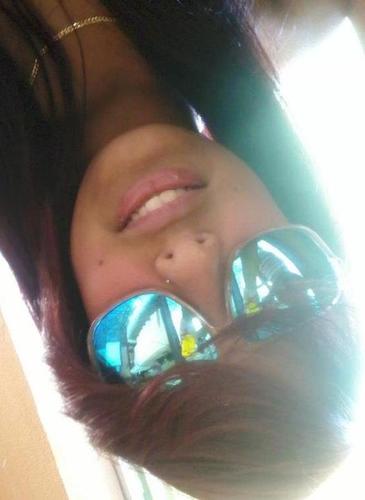 uma bonequinha simples :P ,querem me conhecer melhor ? olha la meu face :D http://t.co/Pr6xGZEiRw, e me fazem pergunta la no http://t.co/8yXwJVJizC .