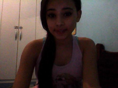 deveria ter mais seguidores pelo fato de ser casada com o @luansantana