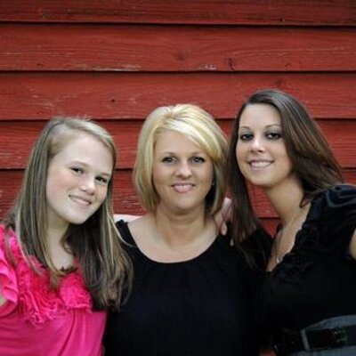 Profile Picture of Debbie Waldrop Heste (@dhester1970) on Twitter