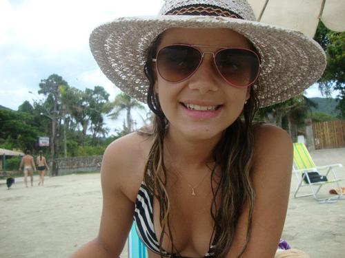 ''Tudo que parece meio bobo é sempre muito bonito, porque não tem complicação. Coisa simples é lindo. E existe muito pouco.'' -Caio F Abreu
Cada sorriso e cada