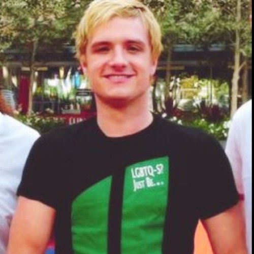 I LOVE JOSH HUTCHERSON AND THG FTW