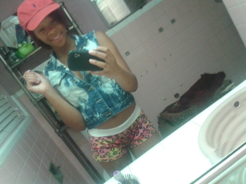 my name asia .. west side yahhn :)... follow me on instagram @webbie25...