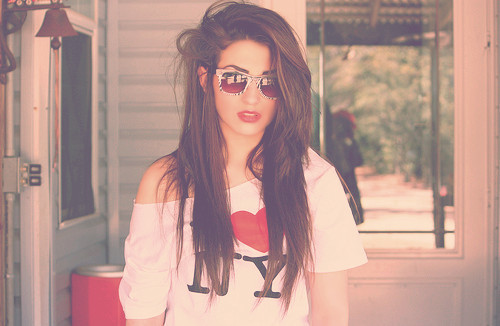 hey! I'm Sophie | 15 yrs. breathing... | #1Directioner | loves singing and playing guitar | follow me and i'll follow back! ;) xx.