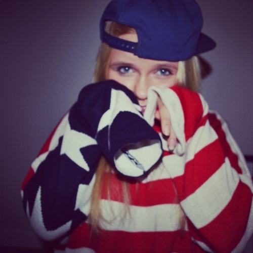 Hey Dudes, My Name Is Alli Simpson, And I Live Life.