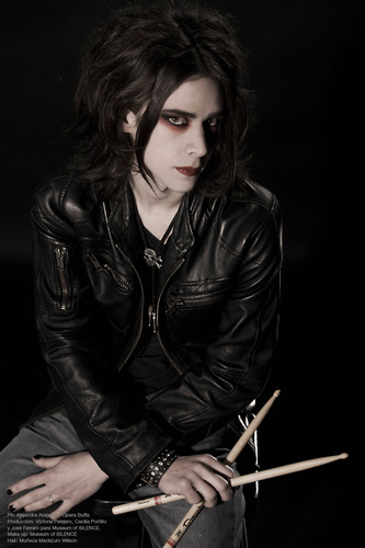 sasha_riva's profile picture. Baterista.