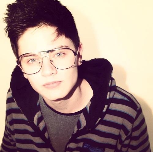 Te quero não só por como és, e sim por como sou eu quando estou contigo.Amo muito vocês @CHRIS_LEAO @ClaraLeao_ @_BrunaLeao e #KIKI.