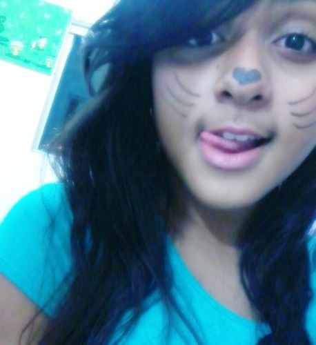 uma pessoinha bem vivida nesse mudinhoo haha ._.