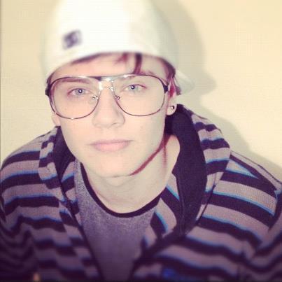 Não foi facil te encontrar, nem mesmo te conhecer, mais foi facil gostar de vc e será impossível te ESQUECER!Te amo @CHRIS_LEAO.