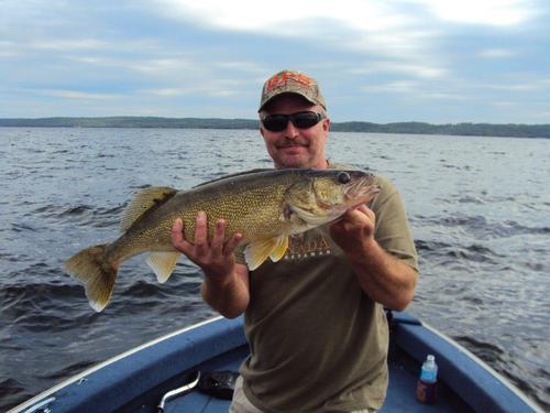 SRiverResort's profile picture. Who can think of Lake Nipissing without thinking of fishing? The lake is prized for its catches of walleye, monster pike, giant musky, bass and many others.