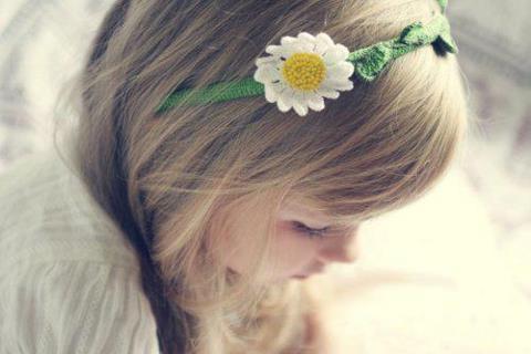 I like reading , surfing the net and sightseeing.My dreams are so simple , like lots of ambitious girls...