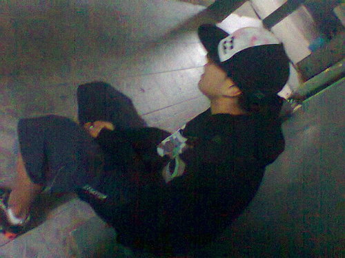 Quem se descreve , se limita ;] !