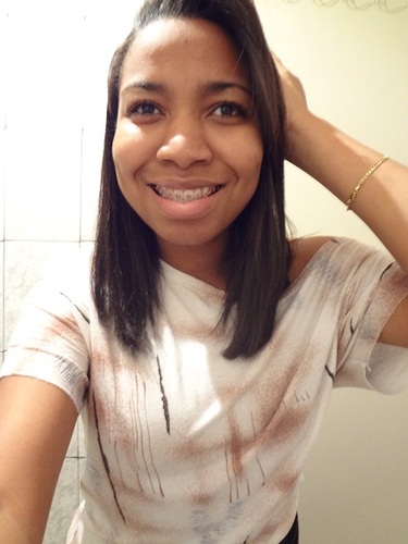 Deus acima de Tudo.Adoradora.Cristã.Sonhadora.23anos.Estudante de Administração.Ler,Cantar,Dançar!Chocolate.Apaixonada.Amo muito meu Ministério♫.Família.Amigos.