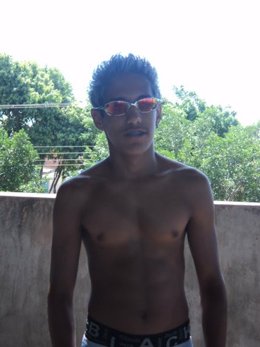 Jamais vou me desfazer, dos parceiros que estao no dia-a-dia
Meu bonde e esse, pode cre
E o bonde só dos loucos, é os loucos procede.