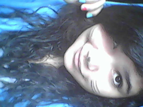 Ale Haha a garotinha q acredita em amor a primeira vista q sonha acordada Sou eu.nao sou perfeita .. E nao naci para agrada ngm! q saber mais?#follow