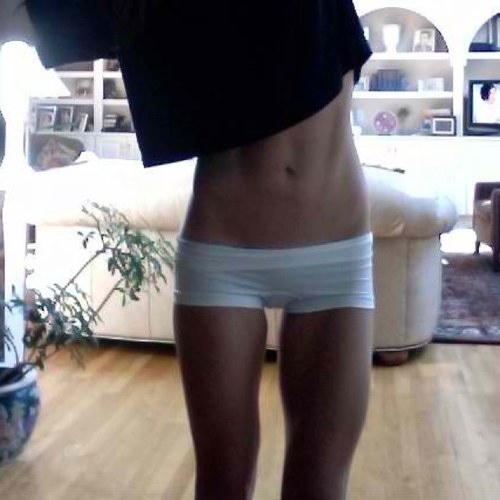 Wantingtobetiny's profile picture. 21 years old. height: 5'2 HW:134 CW:119 GW1:115 GW2:110.  A runner, in love with insanity, restricted from food, trying to reach my goals