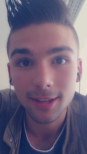 I'm Kenan Mulalic i come from Bosnia :) , I have 16 Years my birthday is : 16.04.1995 :P