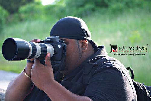 PHOTOGRAPHER / VIDEOGRAPHER
If you are looking for a Professional Photographer/Videographer your look is over.  Creating Amazing Images Where ever I Go :)