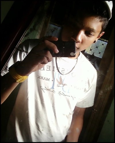 -- Loucos não somos nós, mas sim aqueles que vivem na paranóia de serem normais :]]*