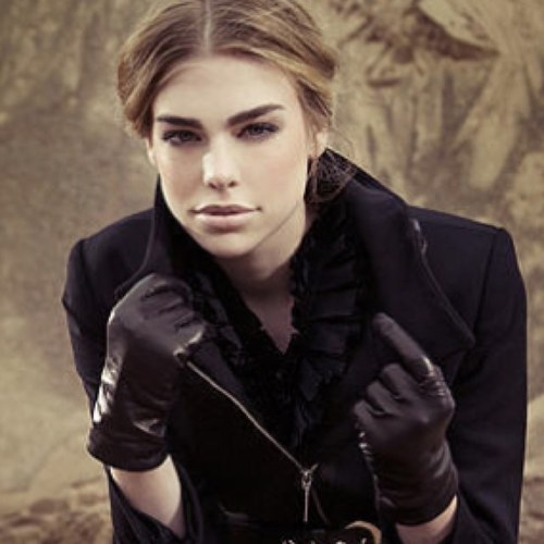 ScarlettGreen_'s profile picture. Scarlett Greenwood, also known as assassin 4011 of the #TheVenomGroup. (OC account) Created by @_ArkhamCatwoman