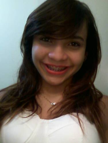 sagitariana . 15 anos . DEUS ♥ . bagunceira . animada . 
extrovertida . apaixonada . iludida . melancólica .