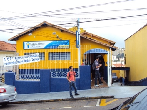 CURSOS PROFISSIONALIZANTES....O SUCESSO É UMA QUESTÃO DE ATITUDE!!!! (facebook:Escola Independência) Rua Major Sucupira nº 205 - centro Jundiaí- ou 4497-1616