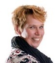 werkt aan wonen|connecten|netwerken|geinteresseerd in wat mensen beweegt|natuur|hond|spiritualiteit|MUZIEK|wandelen|dansen|moeder Mirthe&Sharita