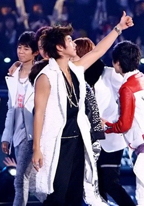 asdfid_'s profile picture. 16 캉 팔로안받아여 ㅎㅎ