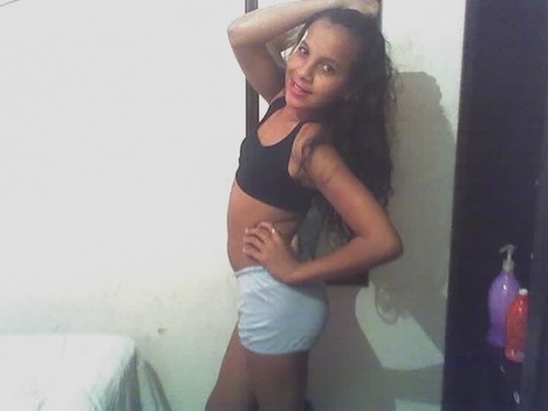 gabyzinha  é uma novinha sapekinha